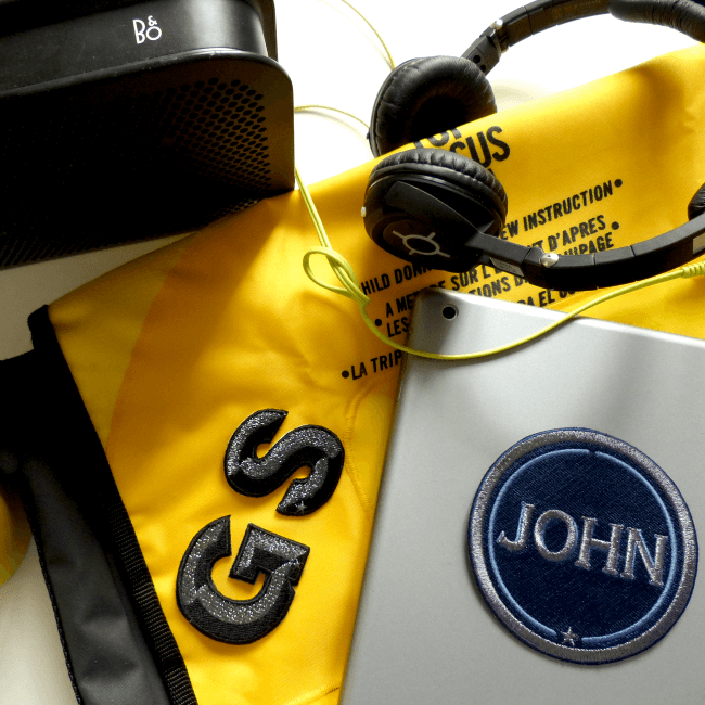 Label INITIALEN · 4cm · anthrazit metallic/marine · personalisierbar