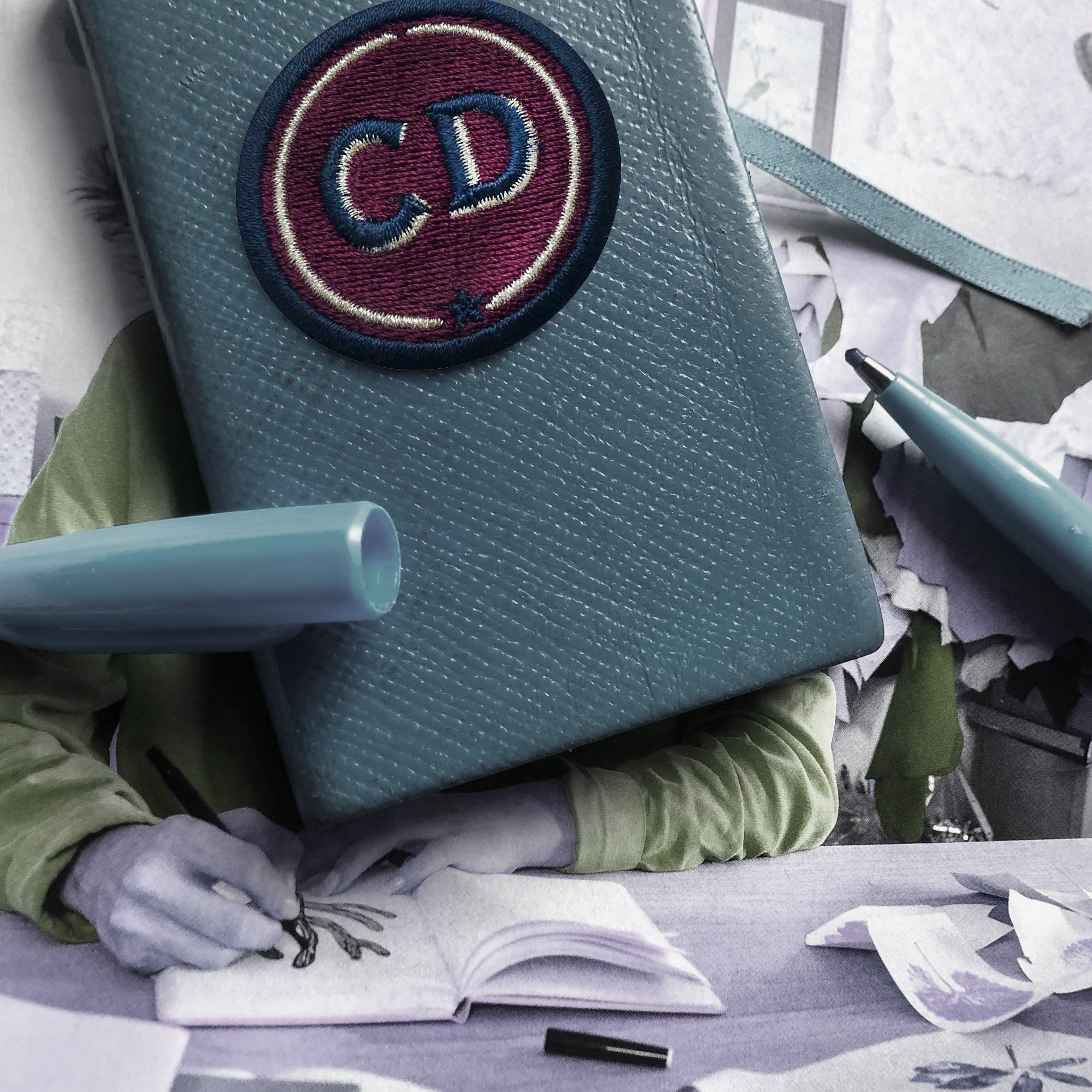 Label INITIALEN · 4cm · bordeaux · personalisierbar