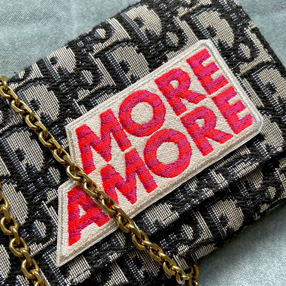 Label MORE AMORE