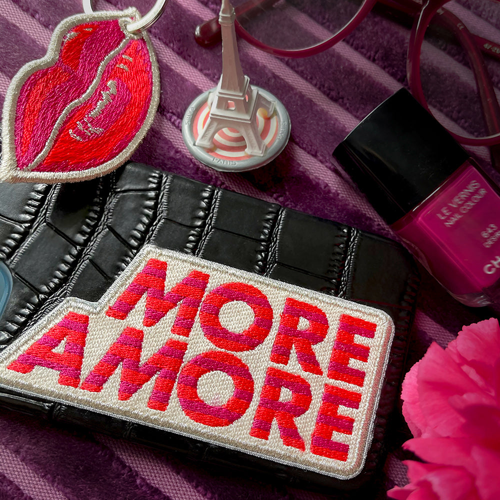 Label MORE AMORE