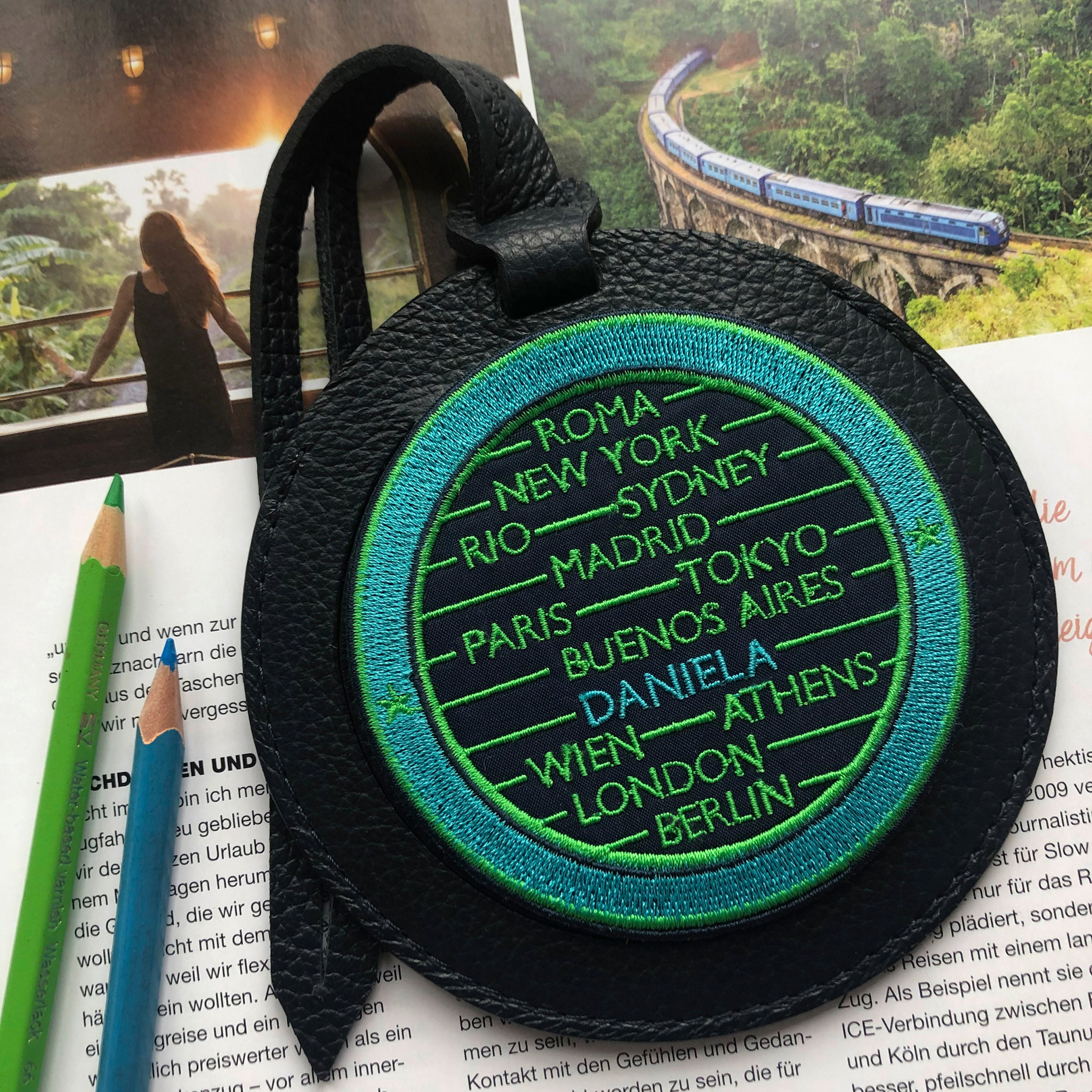 Gepäckanhänger CITIES · türkis/grün · personalisierbar