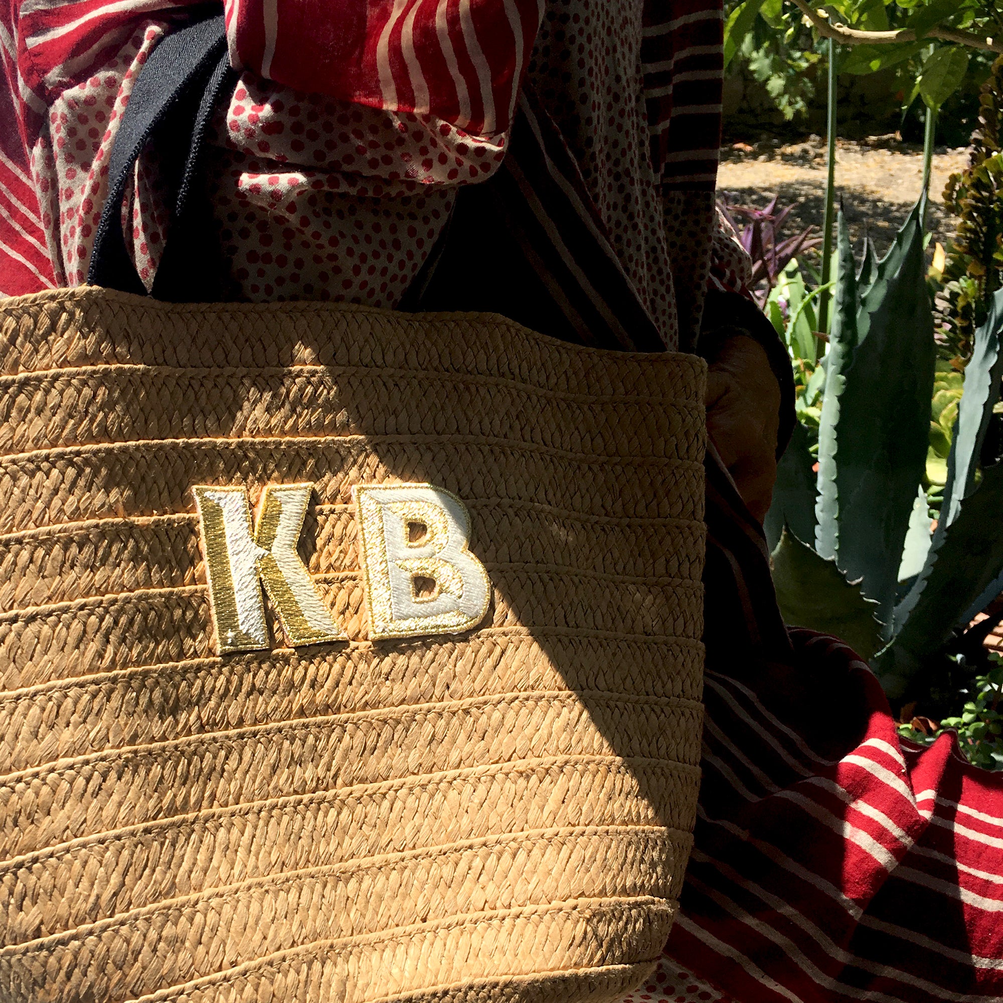 Label SINGLE LETTER · gold/weiß