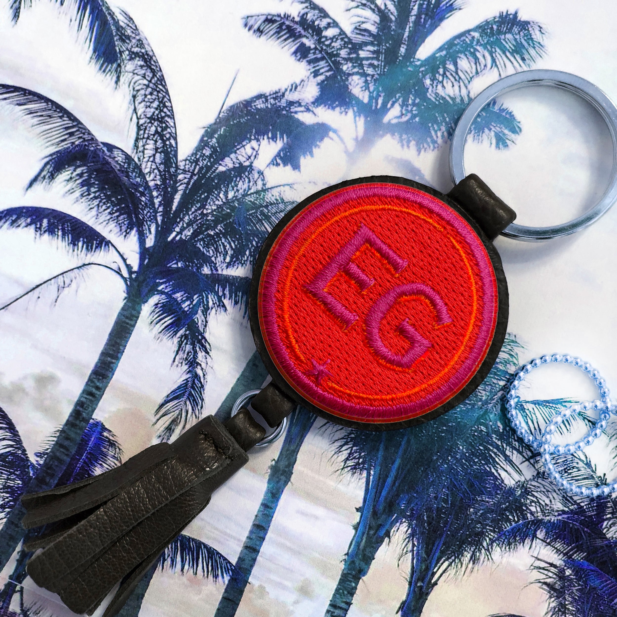 Schlüsselanhänger INITIALEN · rot/pink · personalisierbar