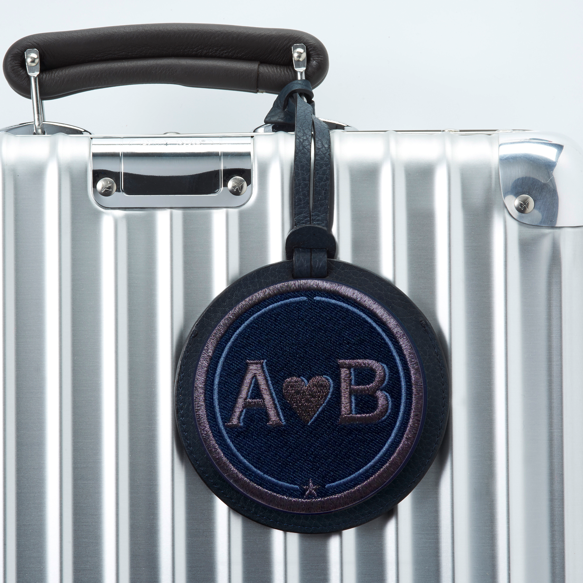 Label LOVE · 9cm · anthrazit metallic/marine · personalisierbar