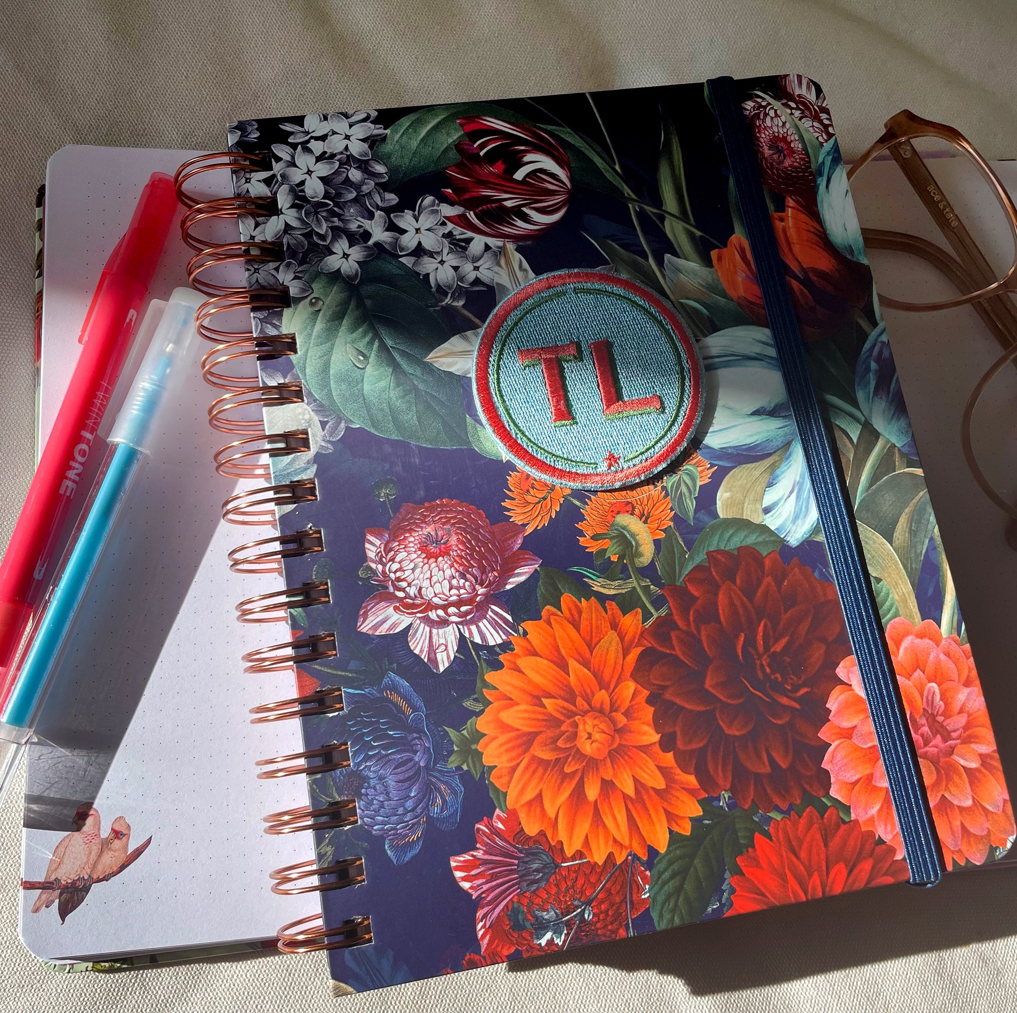 Ringbuch Dahlie mit Initialen-Patch