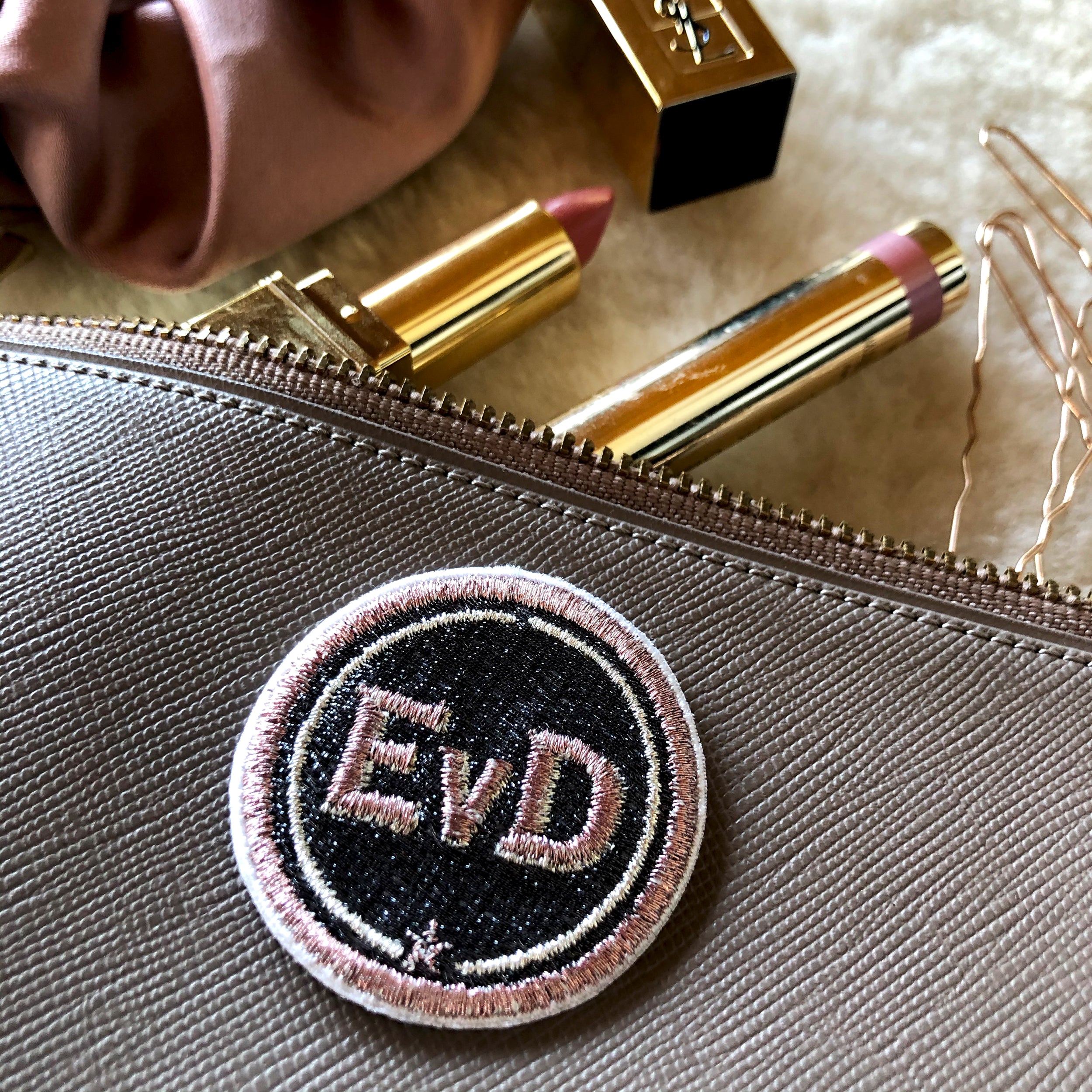 Label INITIALEN · 4cm · grau/metallic · personalisierbar