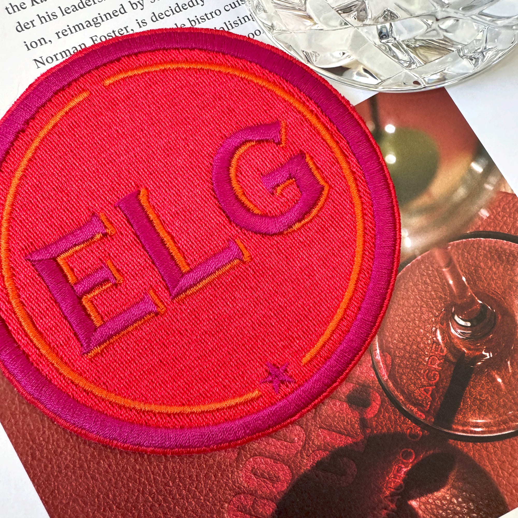 Label INITIALEN · 9cm · rot/pink · personalisierbar