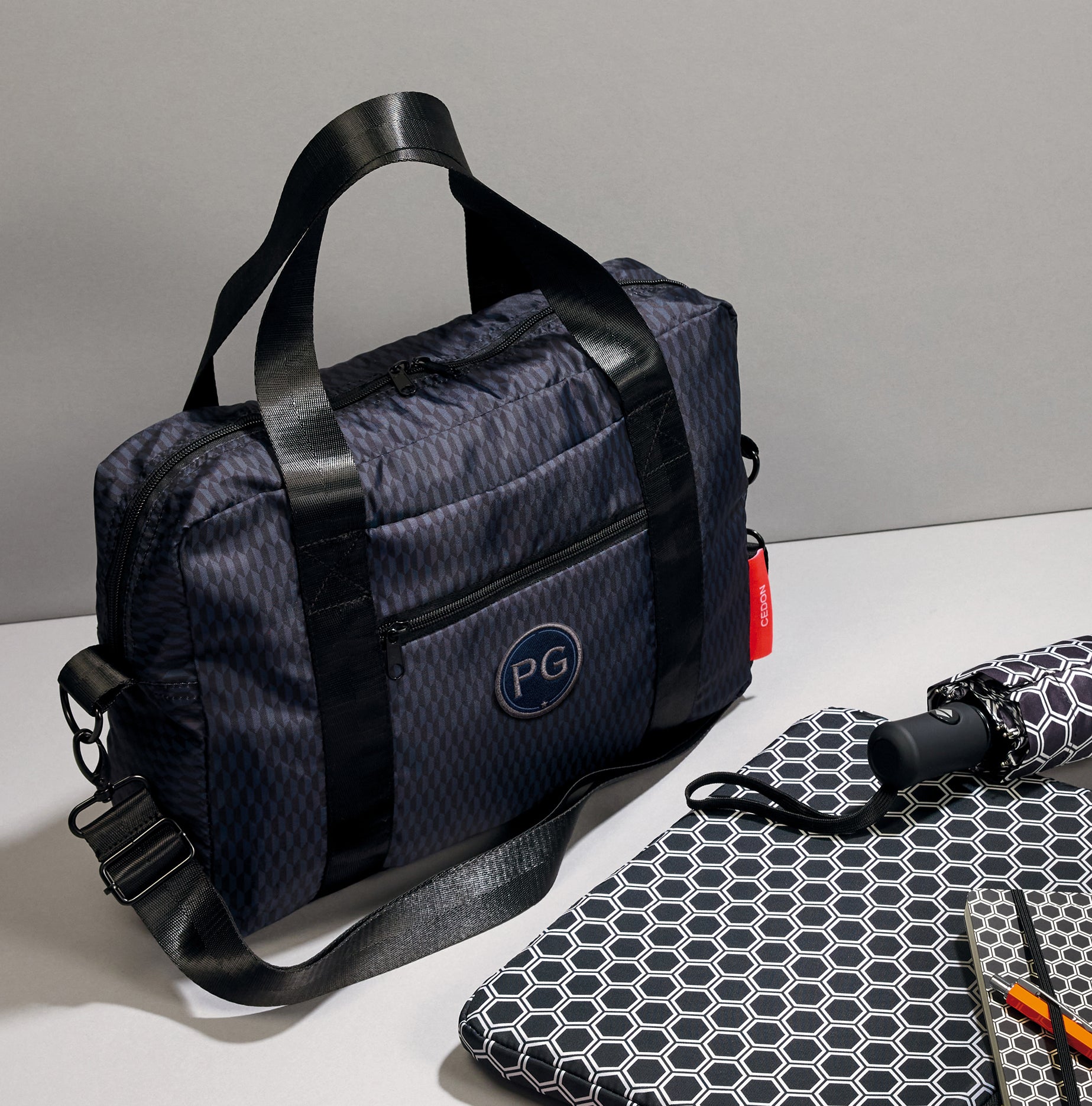 Easy City Bag UROKO mit Initialen-Patch