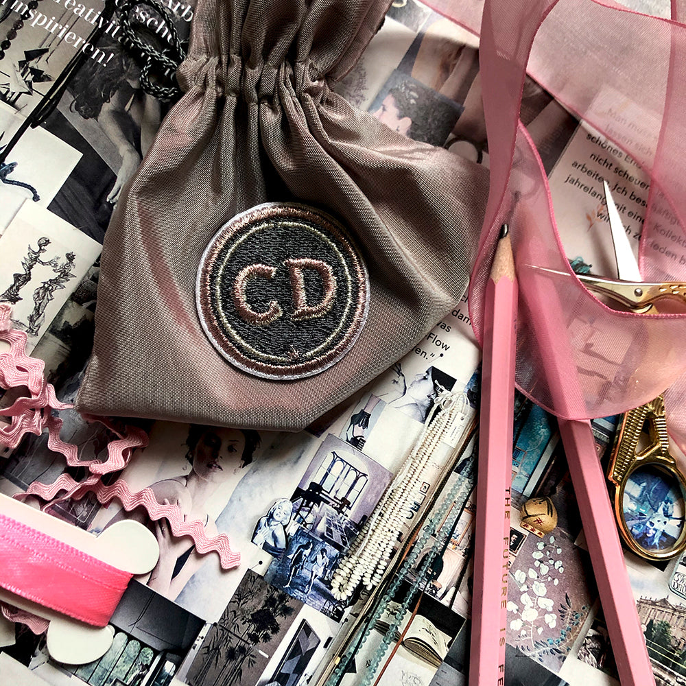 Label INITIALEN · 4cm · grau/metallic · personalisierbar