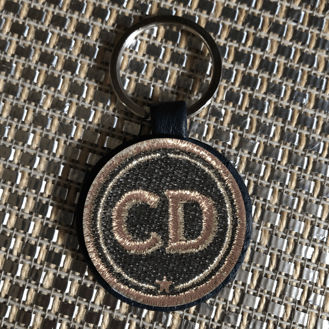 Schlüsselanhänger INITIALEN · grau/metallic · personalisierbar