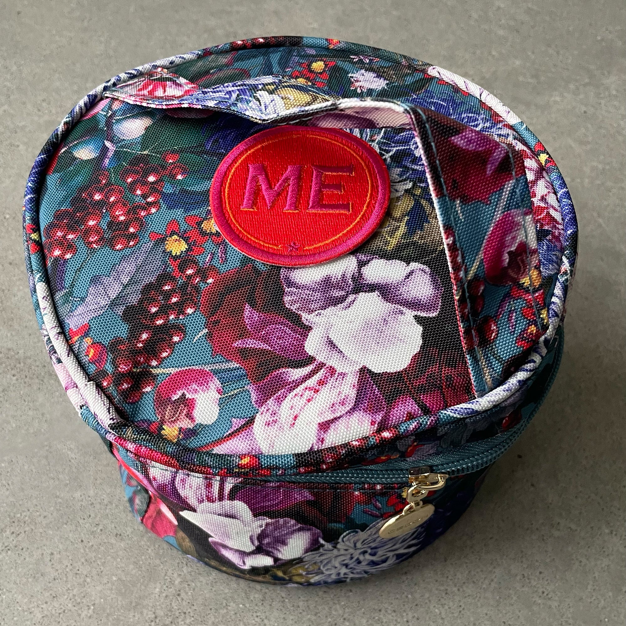Easy Cosmetic Bag Blumenbouquet mit Initialen-Patch