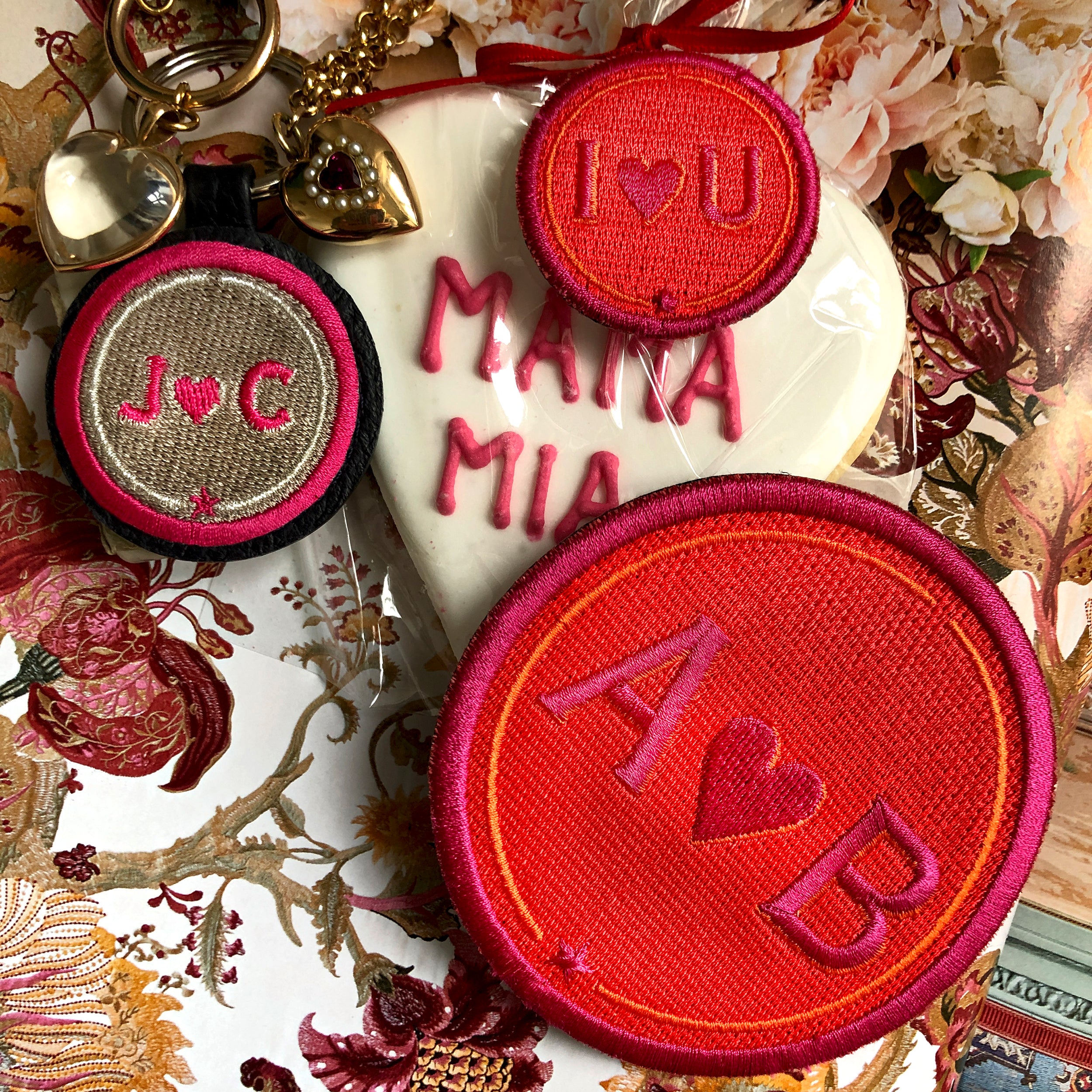 Label LOVE · 4cm · rot/pink · personalisierbar