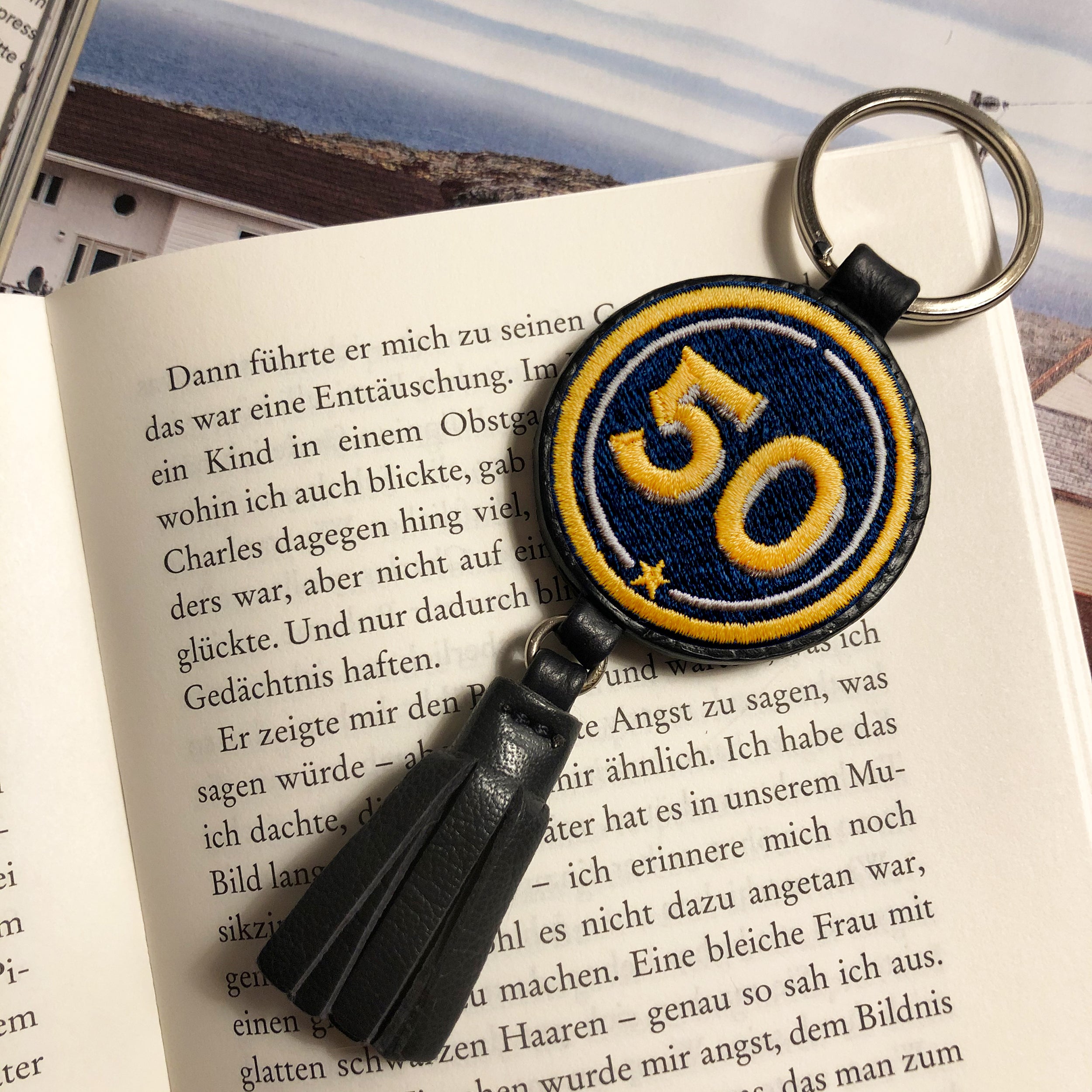Schlüsselanhänger INITIALEN · gelb/beige · mit Tassel · personalisierbar