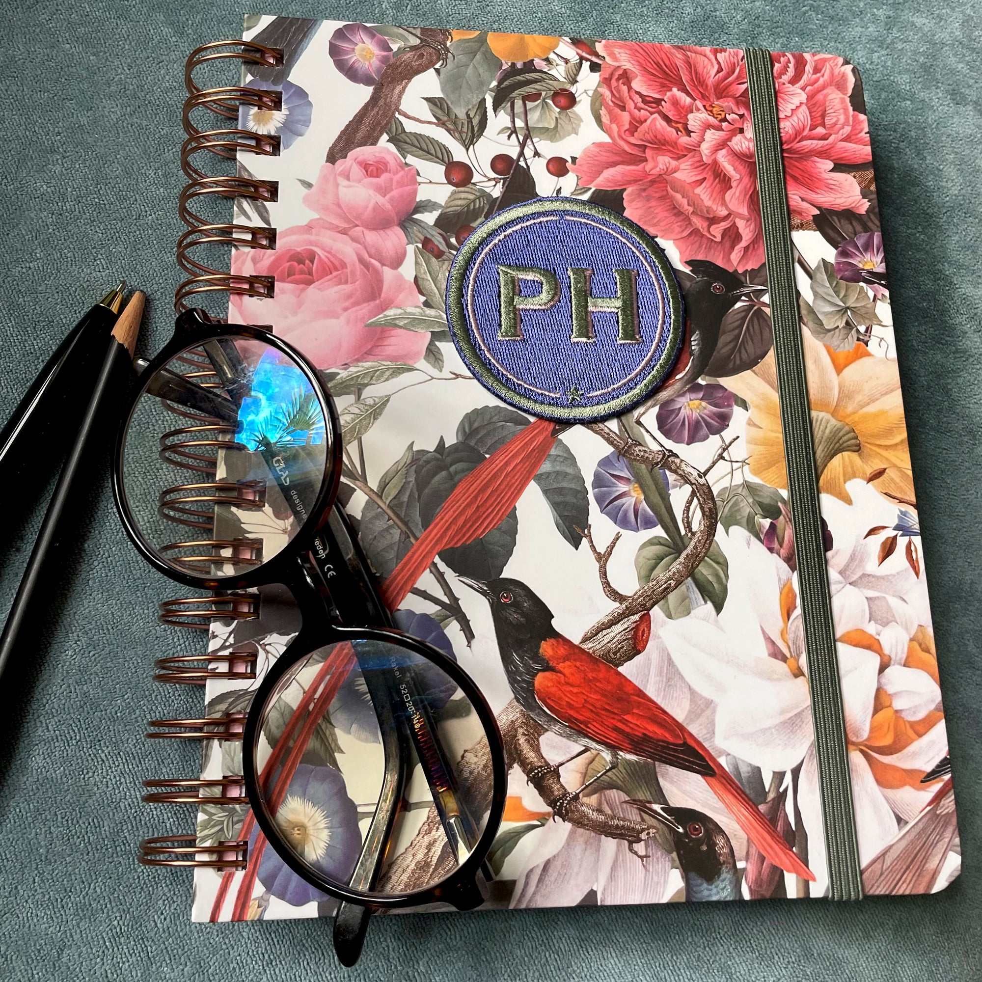 Ringbuch Red Birdies mit Initialen-Patch