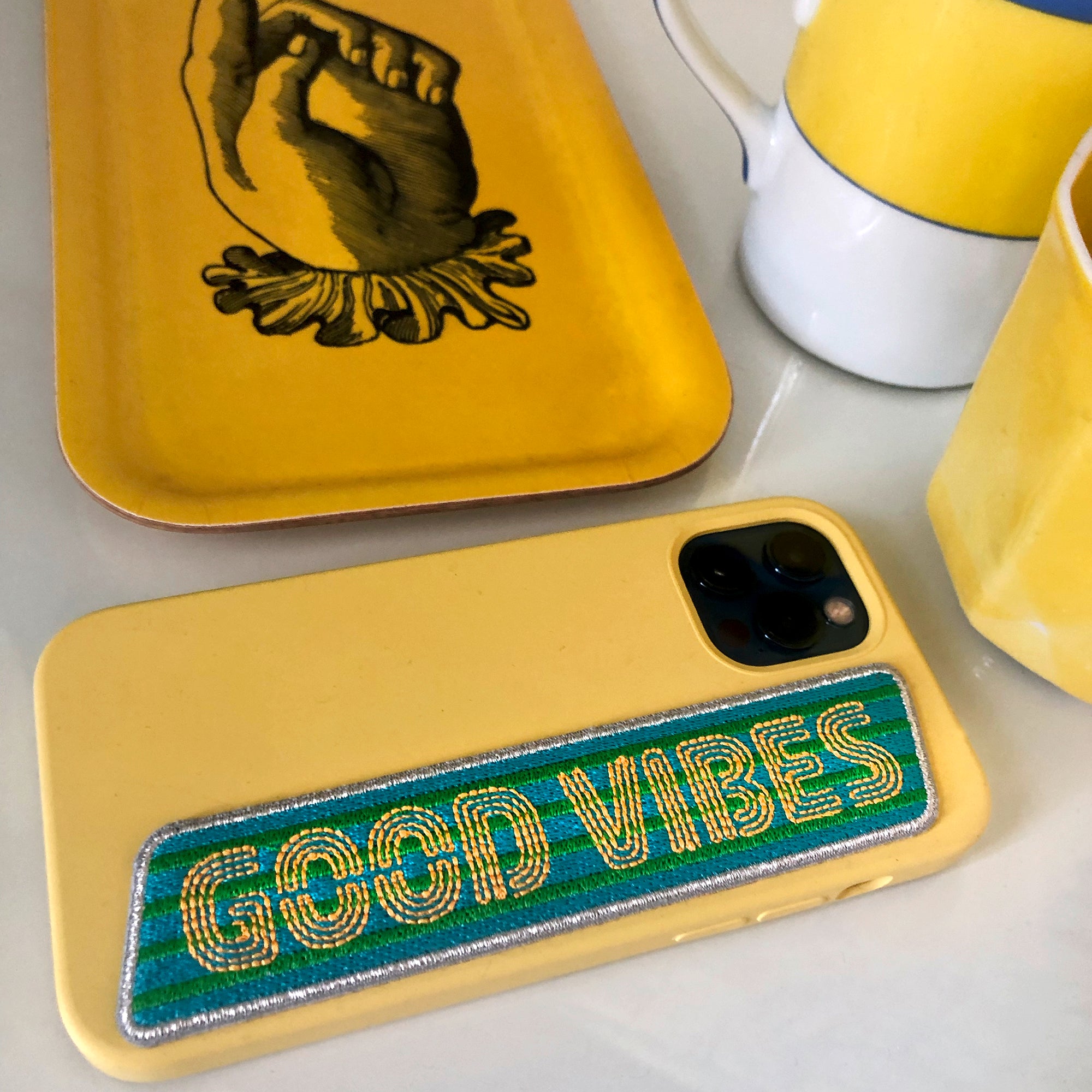 Label GOOD VIBES  · rot