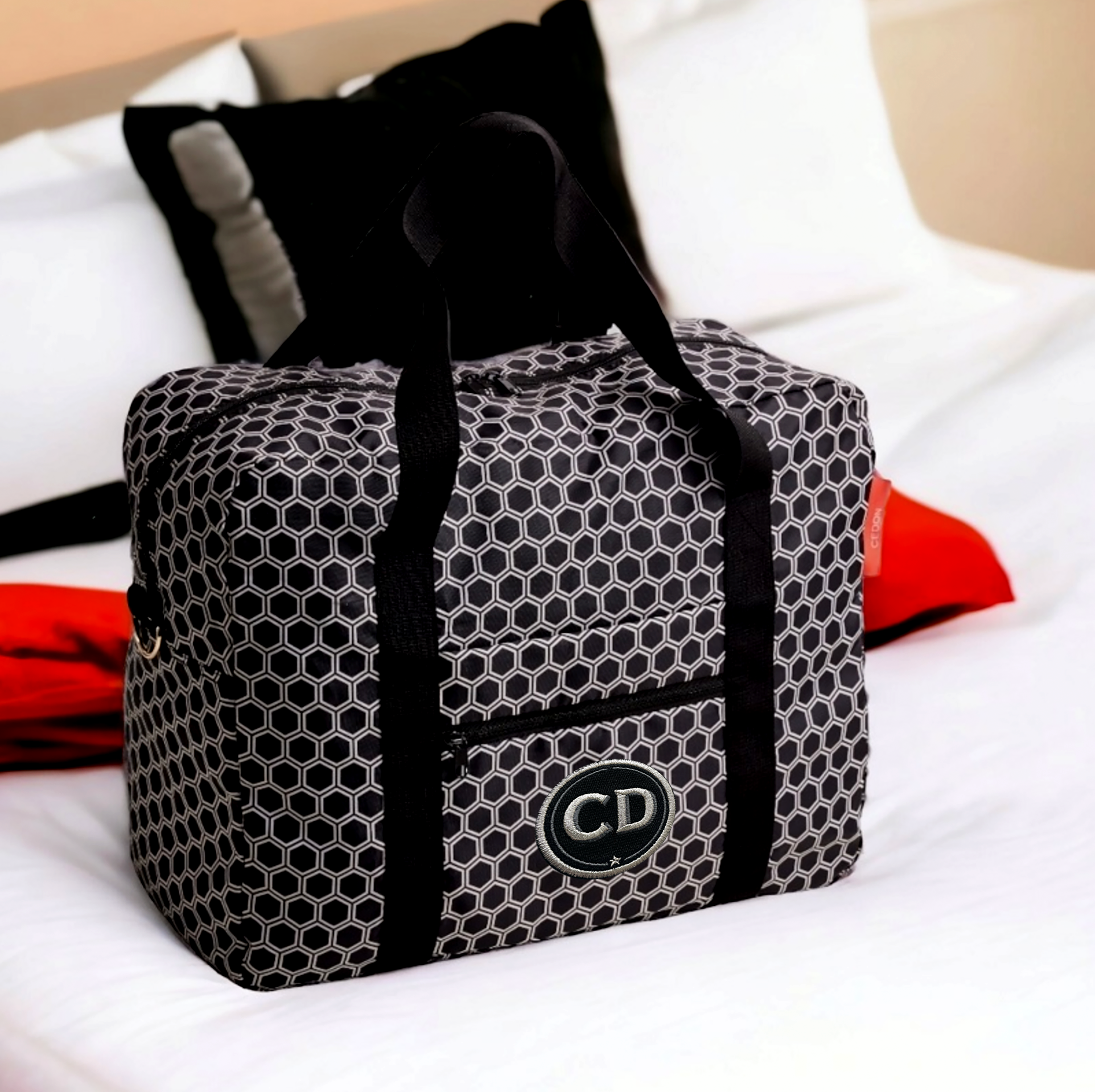 Easy Travel Bag HEXAGON mit Initialen-Patch