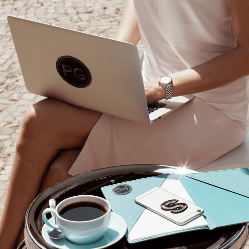 Label INITIALEN · 9cm · anthrazit metallic/marine · personalisierbar