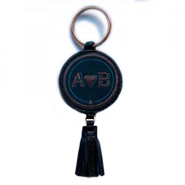 Schlüsselanhänger Love · anthrazit metallic/marine · mit Tassel · personalisierbar